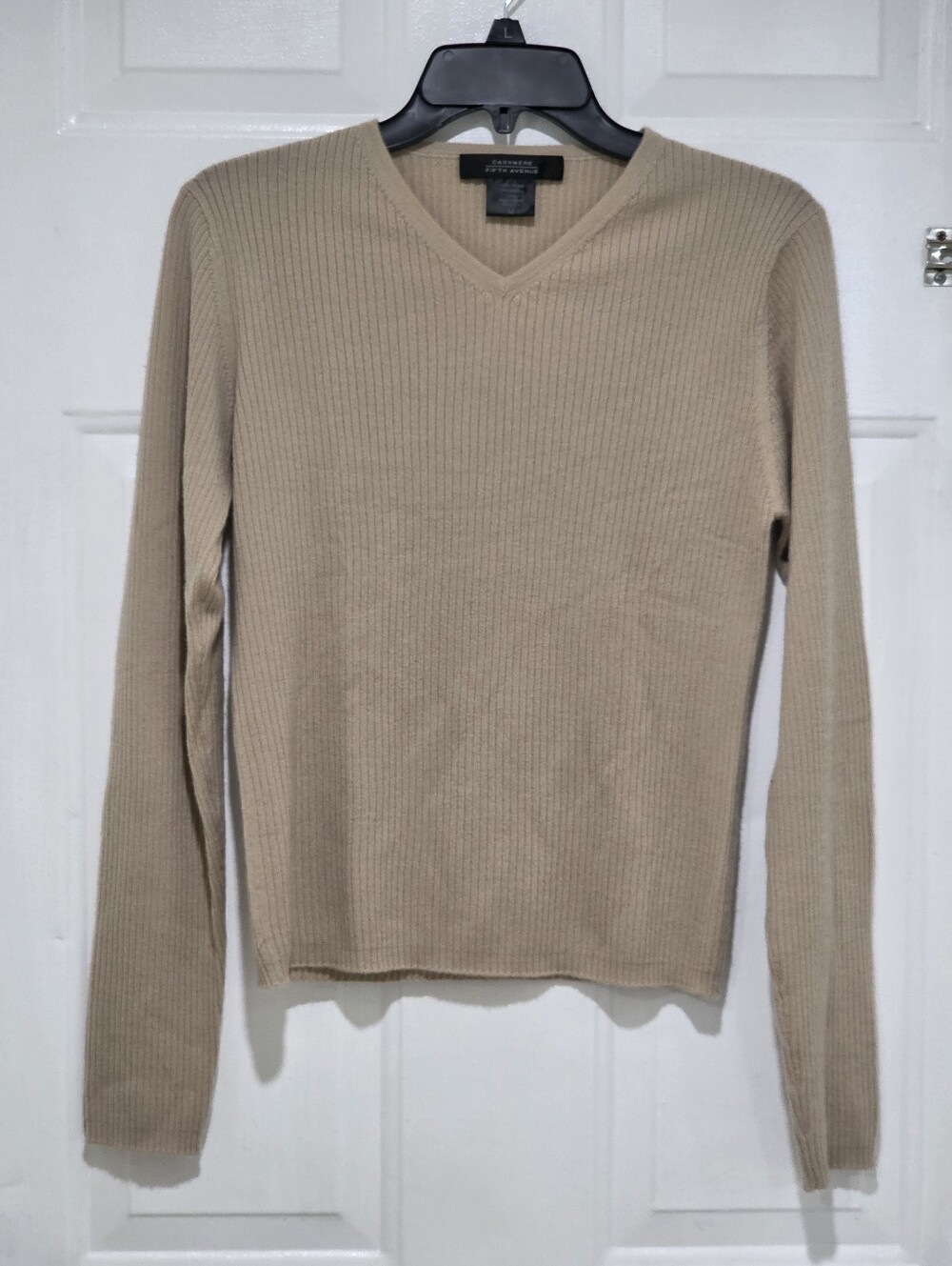 Saks Fifth Ave 100% Cashmere V-Neck Women's Sweatshirt Beige Size M